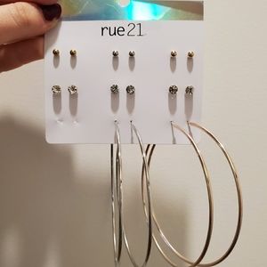 FREE w bundle NWT set of 8 earrings